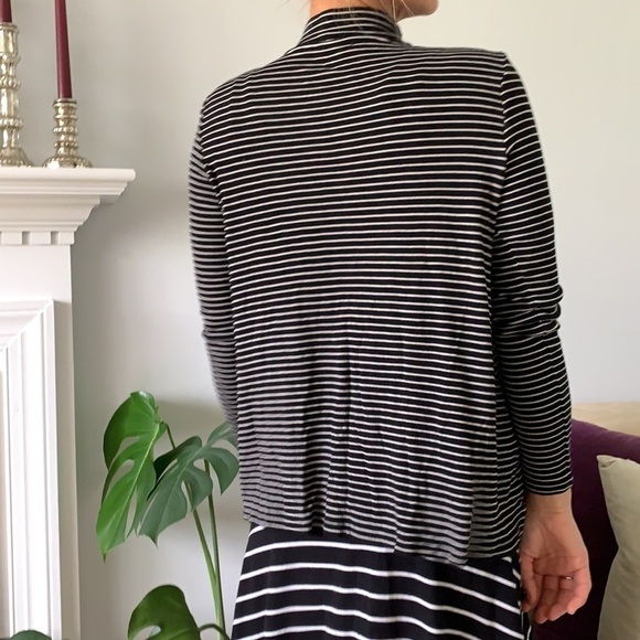 Philosophy Black White‎ Striped Front Key Hole - Picture 11 of 11